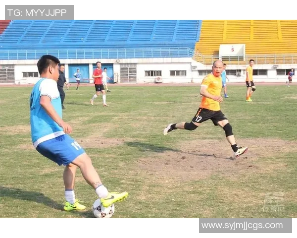 香港足球明星队黄石携手青少年培养足球人才助力本地体育发展